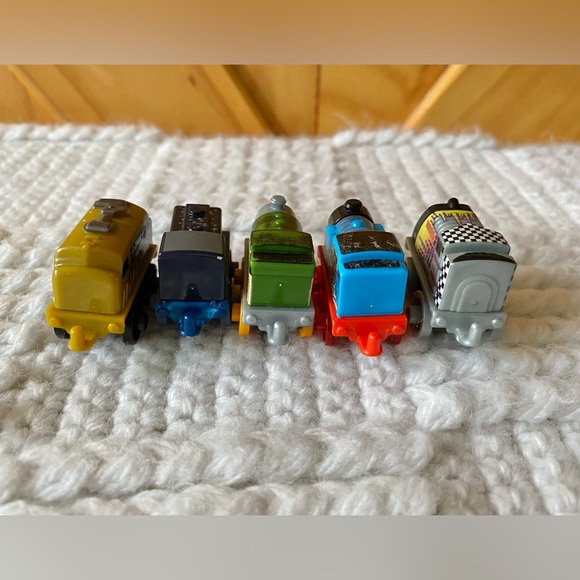 Thomas & Friends Mini Trains - Picture 4 of 8